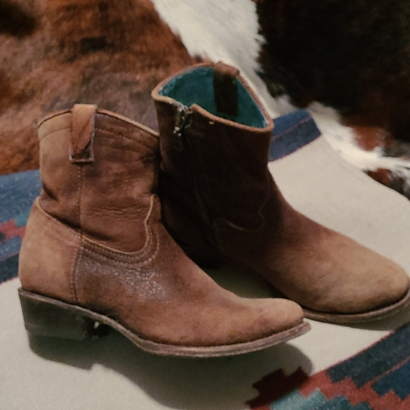 Corral Shoes - Corral vintage booties